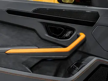 Lamborghini Urus SE - CARBON - LIVRARE RAPIDA!