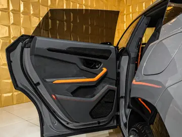 Lamborghini Urus SE - CARBON - LIVRARE RAPIDA!