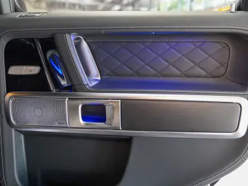 MERCEDES-BENZ G 450 d AMG Line Night SUPERIOR adapt.…