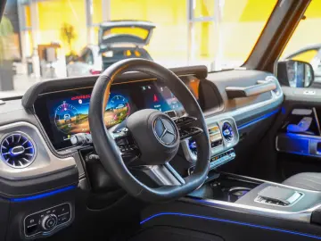 MERCEDES-BENZ G 450 d AMG Line Night SUPERIOR adapt.…