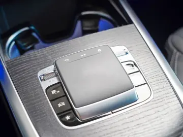 MERCEDES-BENZ G 450 d AMG Line Night SUPERIOR adapt.…