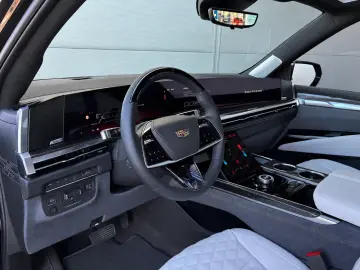 Cadillac ESCALADE V - 7 LOCURI - 685 CP  -  LIVRARE RAPIDA!