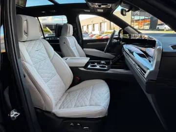 Cadillac ESCALADE V - 7 LOCURI - 685 CP  -  LIVRARE RAPIDA!