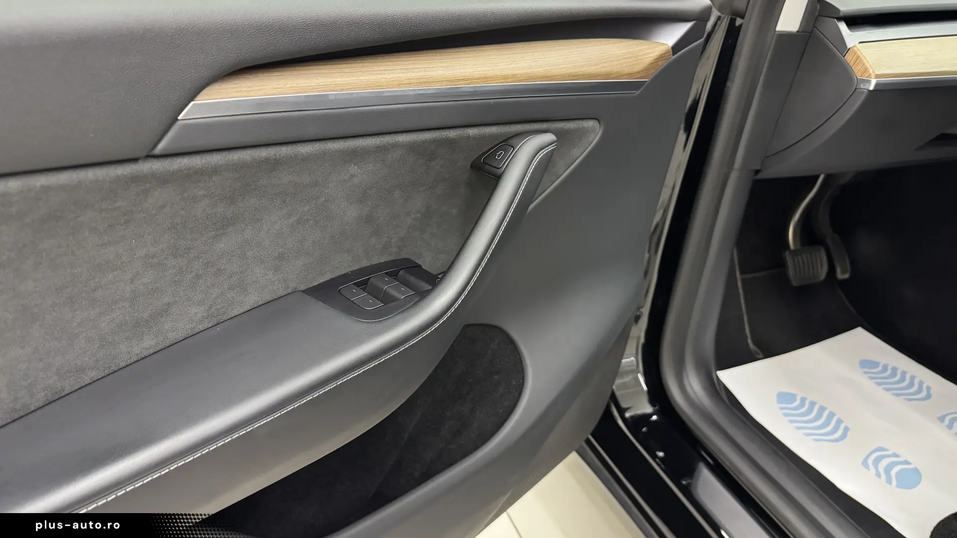 Tesla Model Y Dual Motor Long Range