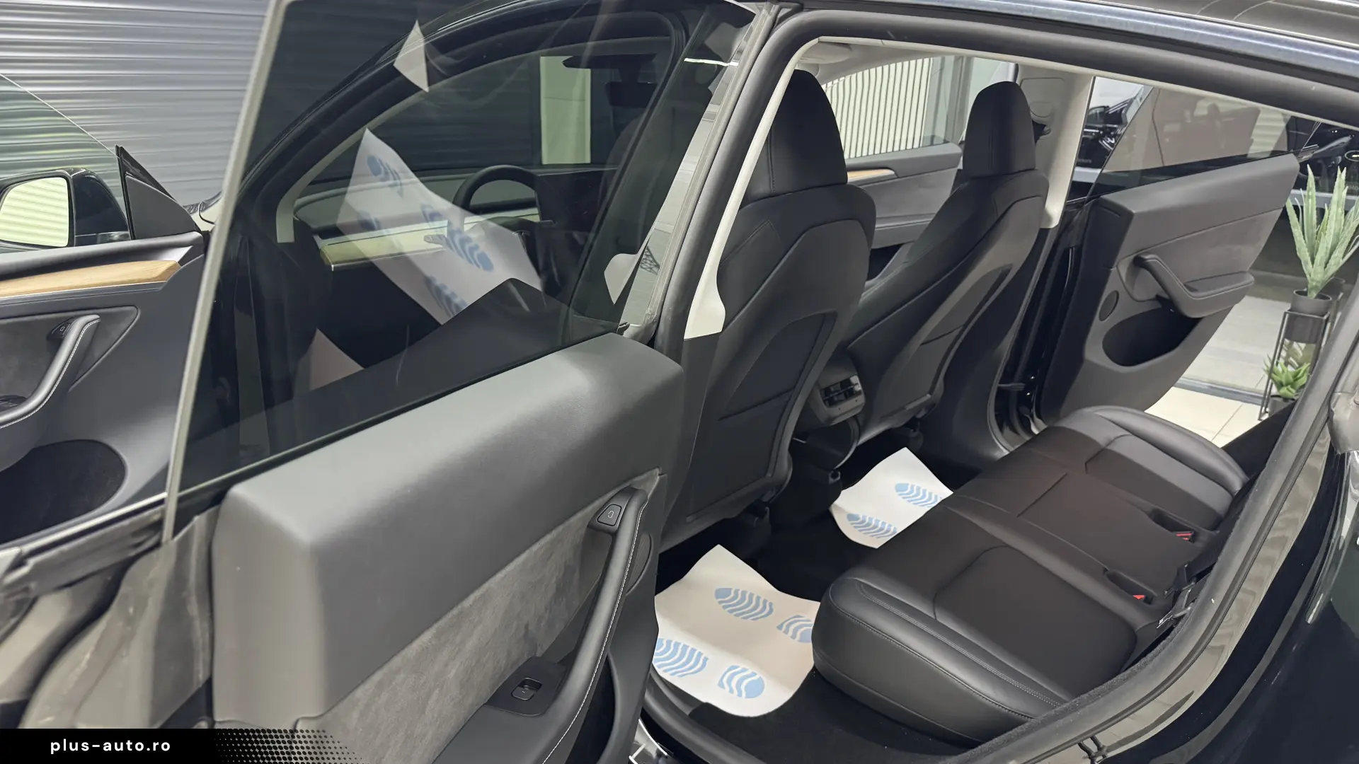 Tesla Model Y Dual Motor Long Range