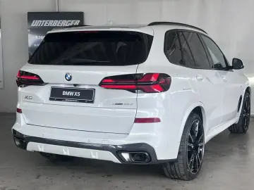 BMW X5 xDrive40d M Sport Pro Iconic Glow