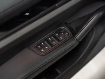 PORSCHE Cayenne E-Hybrid InnoDrive HeadUp - LIVRARE RAPIDA!