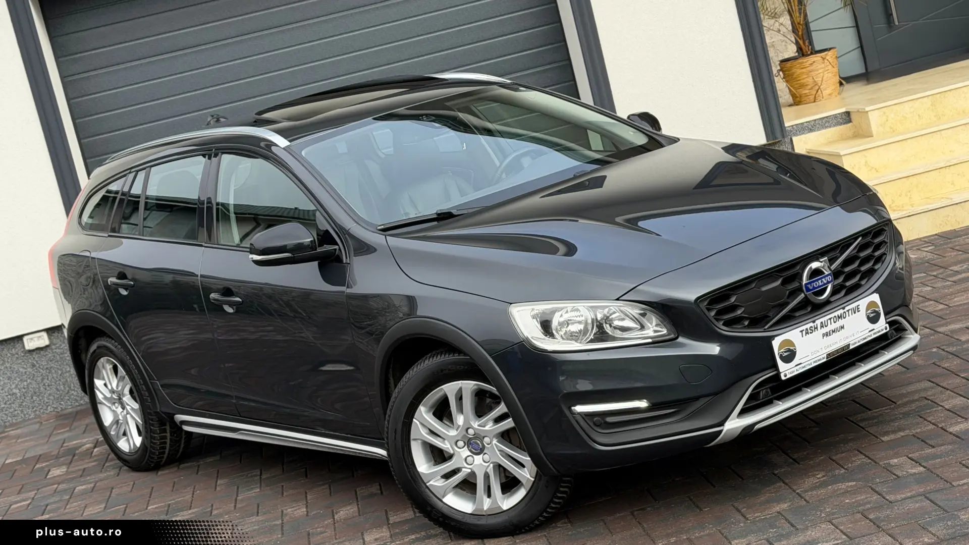 VOLVO V60 CROSS COUNTRY – D3 - 150 CP - 2016