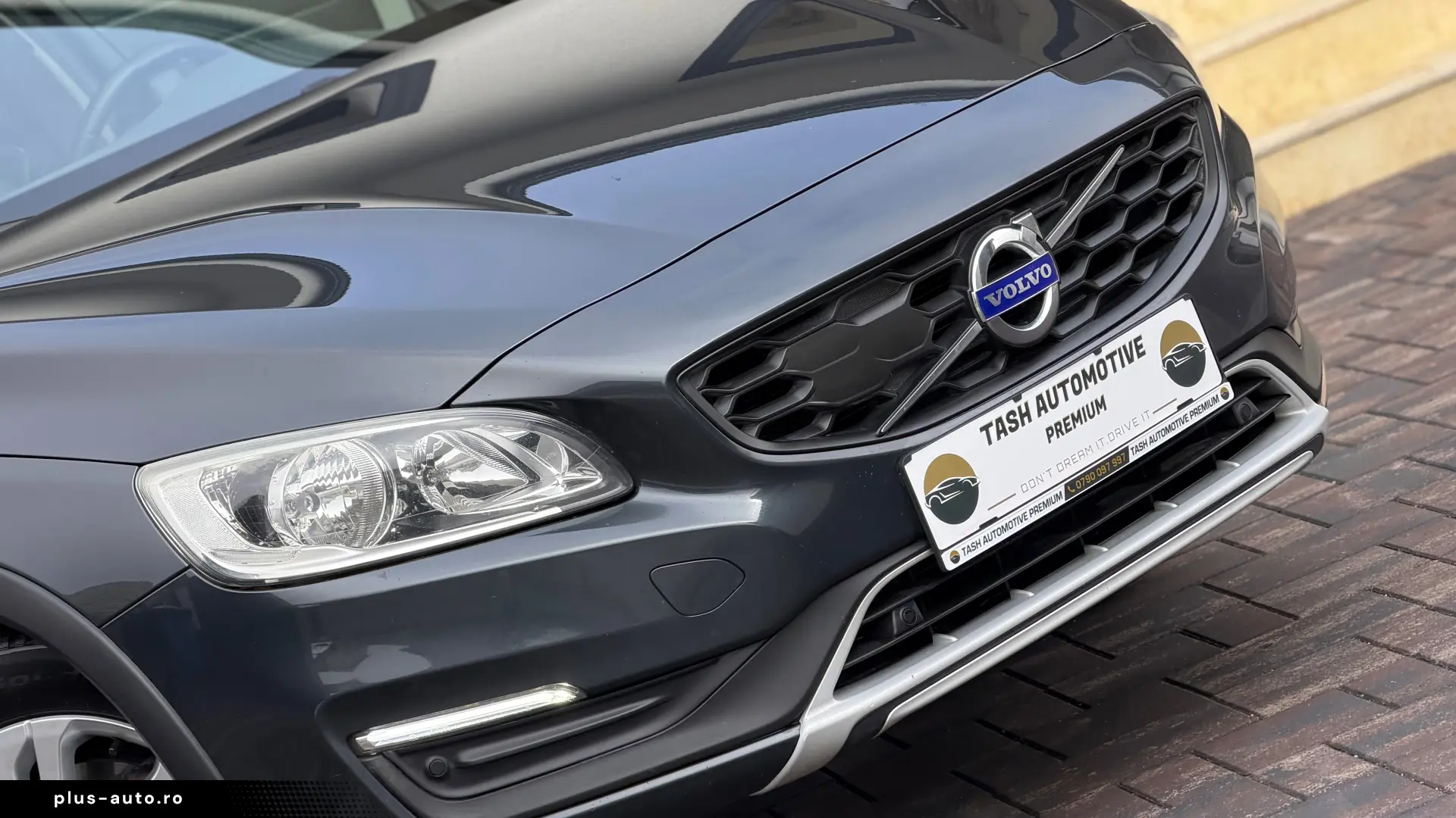 VOLVO V60 CROSS COUNTRY – D3 - 150 CP - 2016