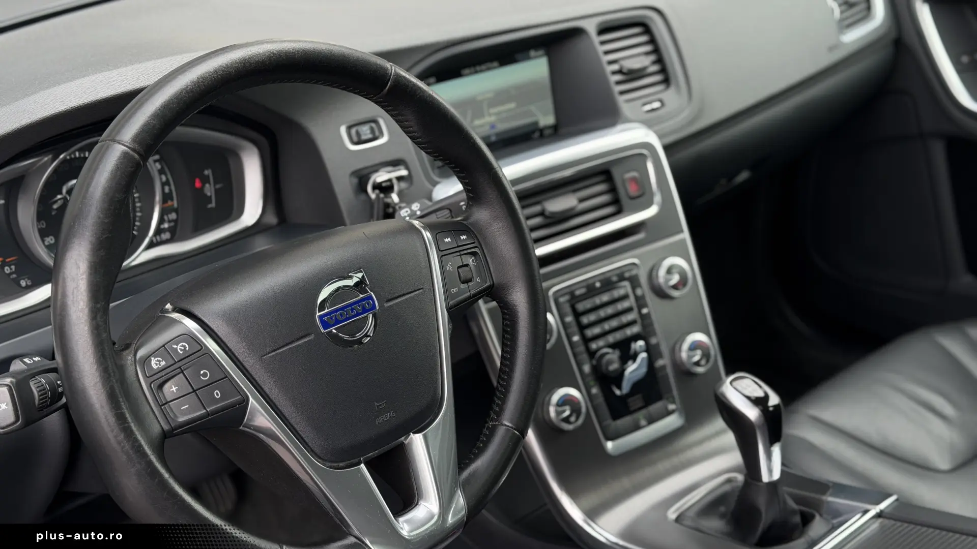 VOLVO V60 CROSS COUNTRY – D3 - 150 CP - 2016