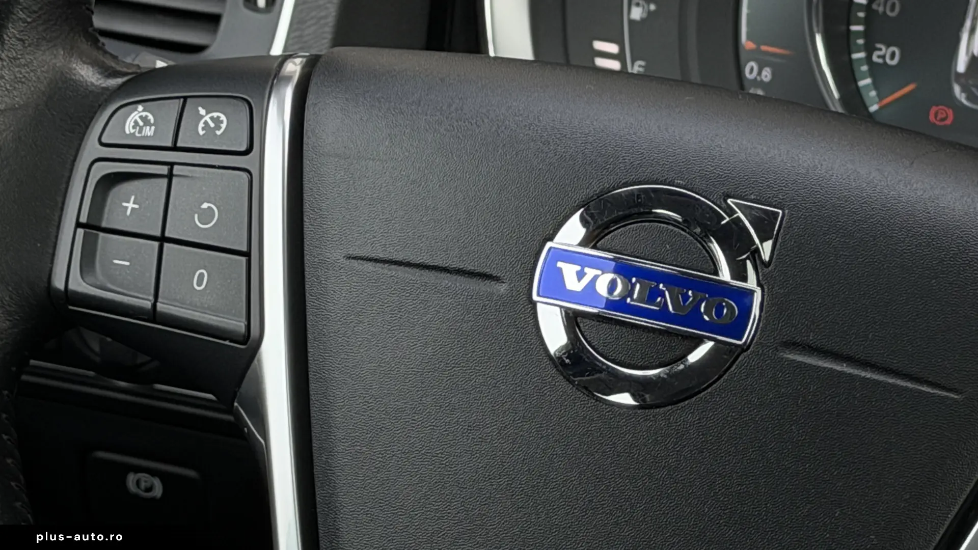 VOLVO V60 CROSS COUNTRY – D3 - 150 CP - 2016