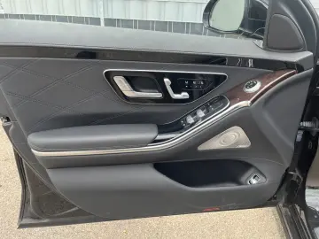 MERCEDES-BENZ S 680 Maybach 4M Pano-Exclusive-TV-Standhzg.