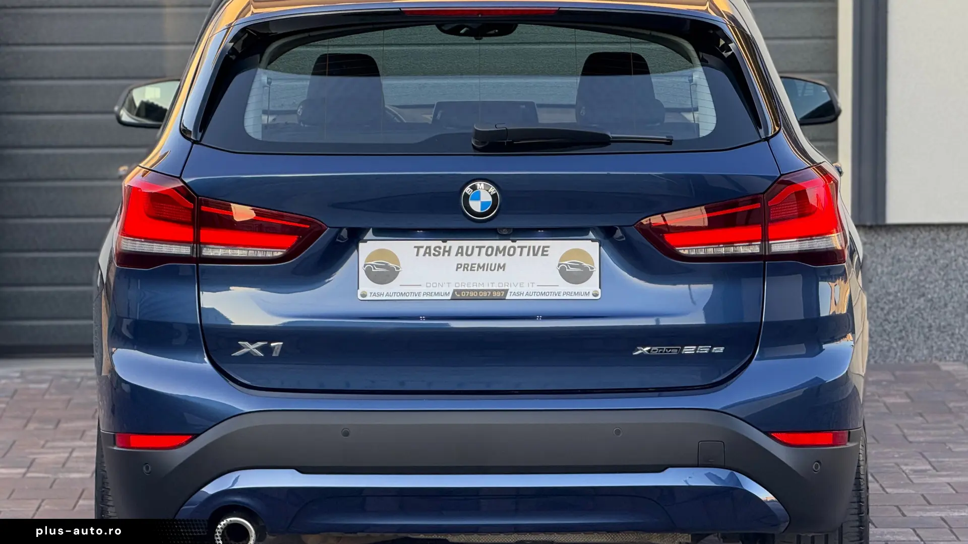 BMW X1 25e Xdrive    PLUG-IN HYBRID   AUTOMATIC -    2020