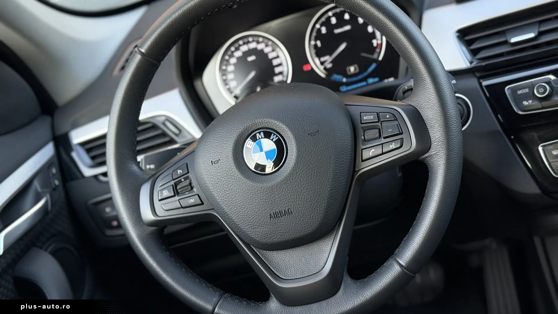 BMW X1 25e Xdrive    PLUG-IN HYBRID   AUTOMATIC -    2020