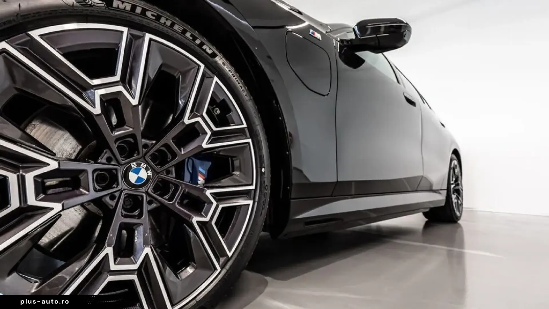 BMW 550e xDrive M-SPORT ICONIC