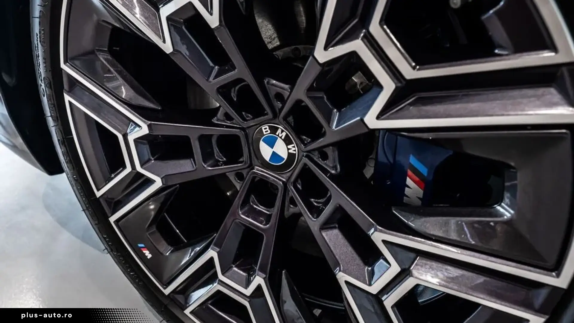BMW 550e xDrive M-SPORT ICONIC