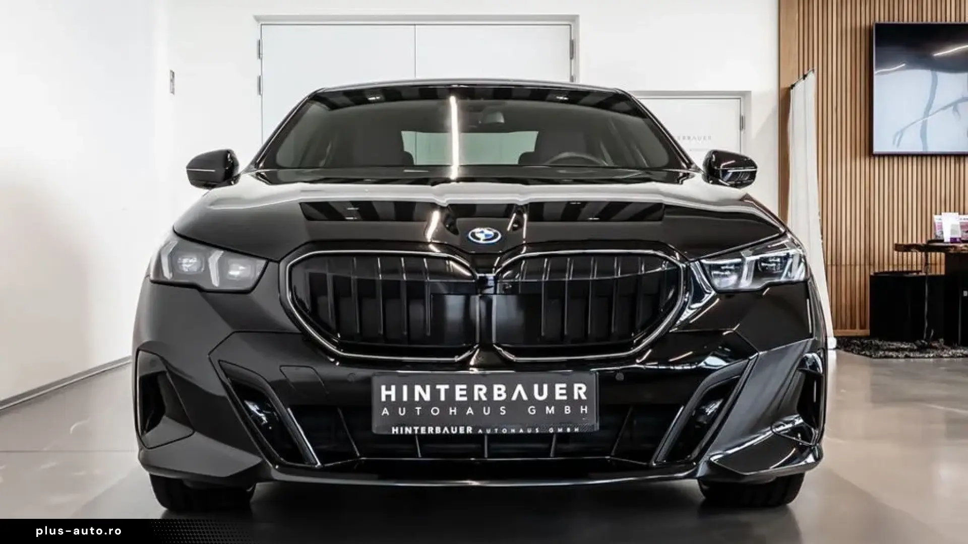 BMW 550e xDrive M-SPORT ICONIC