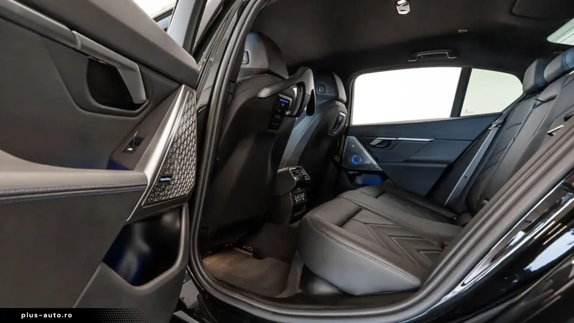 BMW 550e xDrive M-SPORT ICONIC