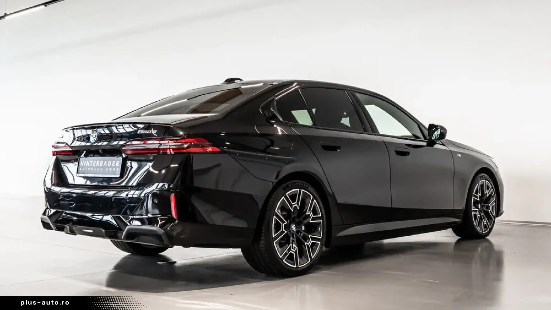 BMW 550e xDrive M-SPORT ICONIC