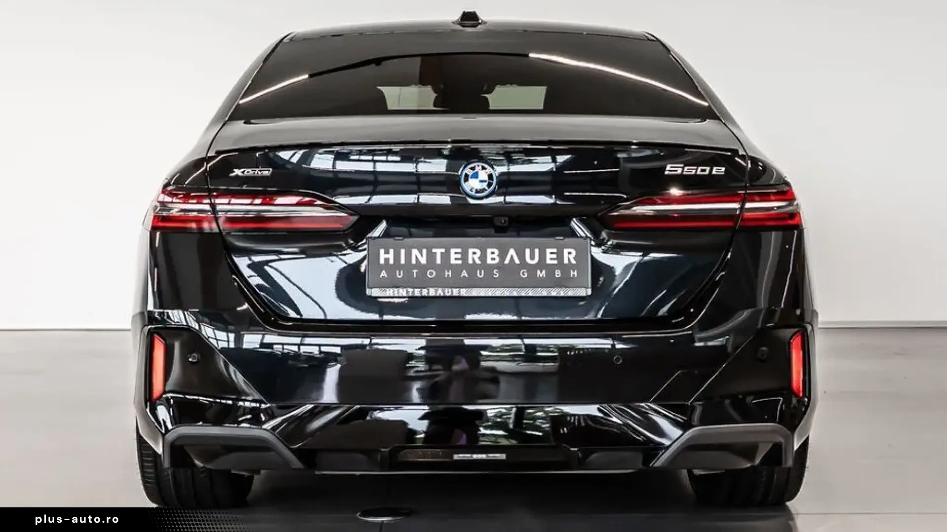 BMW 550e xDrive M-SPORT ICONIC