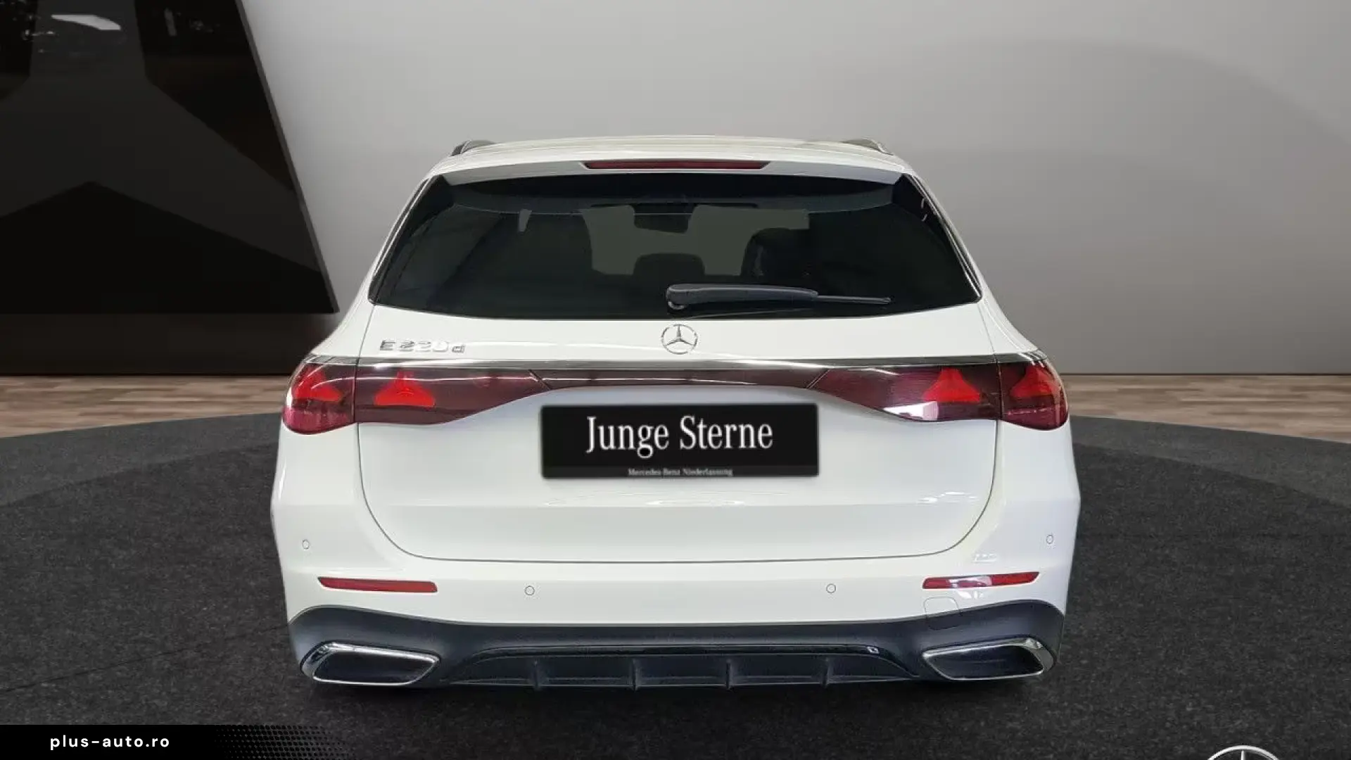 Mercedes-Benz E 220 d T AMG PANO NIGHT LED DISTRONIC