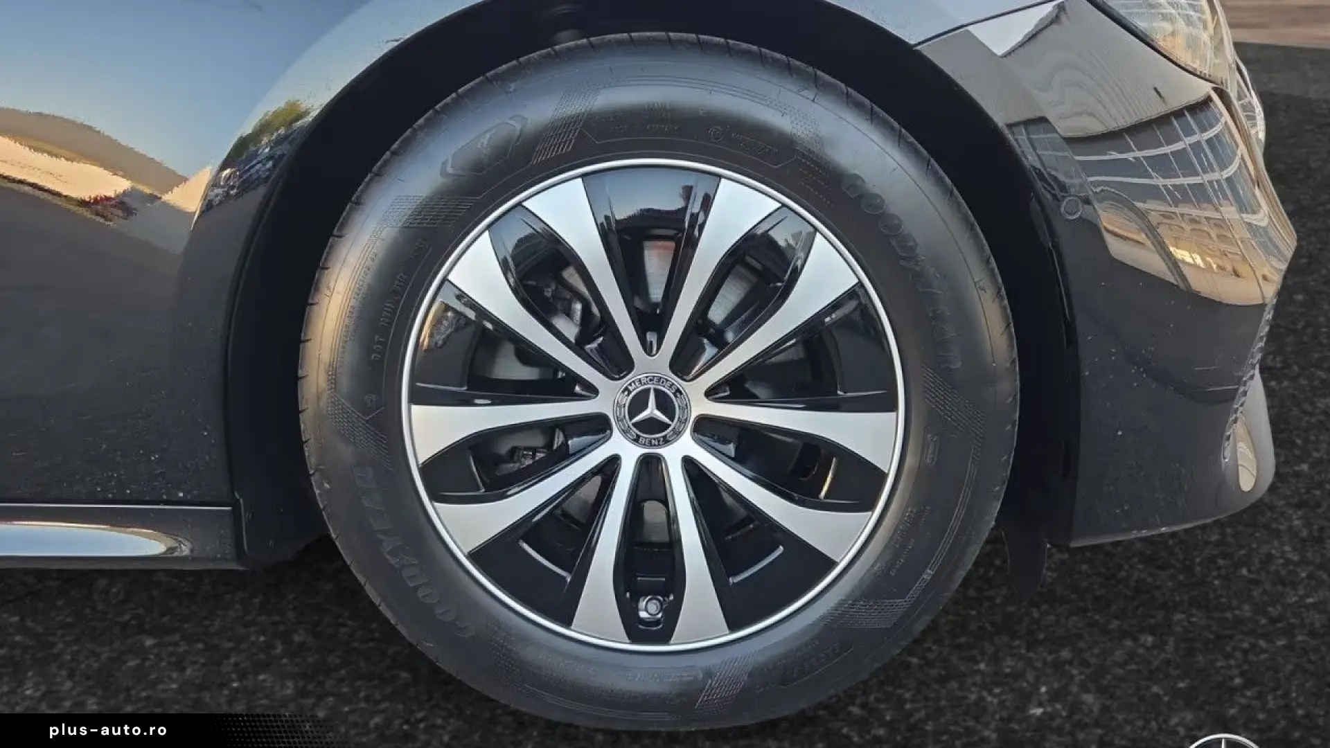 Mercedes-Benz E 220 d Avantgarde Adv Burm4D