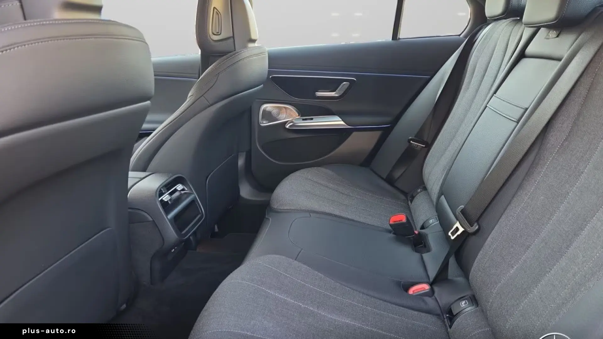 Mercedes-Benz E 220 d Avantgarde Adv Burm4D