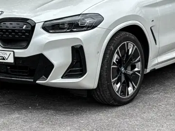 BMW iX3 M-SPORT AHK LED NAVI ACC H K