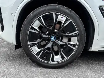 BMW iX3 M-SPORT AHK LED NAVI ACC H K