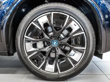 BMW iX3 HUD PANO ACC 360