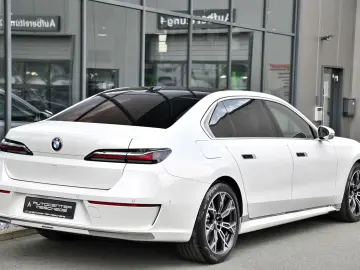 BMW 740d xDrive Design Pure Excellence  Sky Lounge