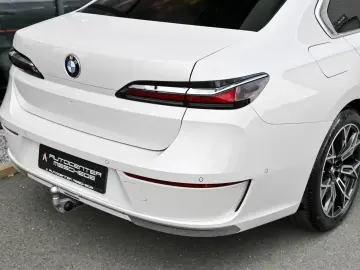 BMW 740d xDrive Design Pure Excellence  Sky Lounge