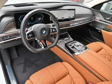 BMW 740d xDrive Design Pure Excellence  Sky Lounge