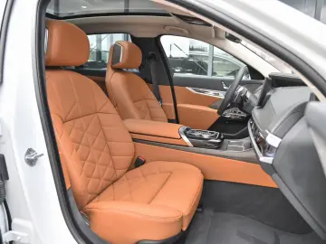 BMW 740d xDrive Design Pure Excellence  Sky Lounge