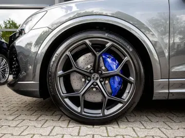 AUDI RSQ8 4.0 TFSI Performance