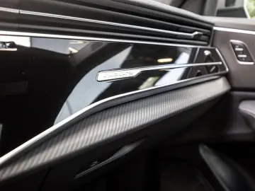 AUDI RSQ8 4.0 TFSI Performance