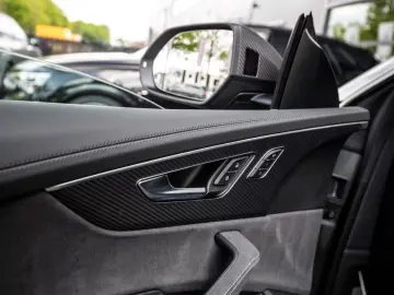 AUDI RSQ8 4.0 TFSI Performance