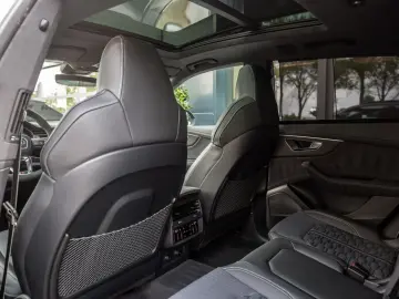 AUDI RSQ8 4.0 TFSI Performance