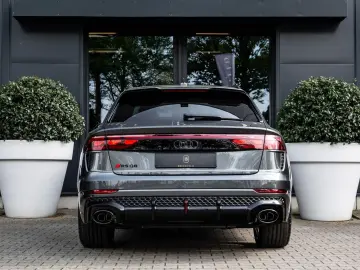 AUDI RSQ8 4.0 TFSI Performance