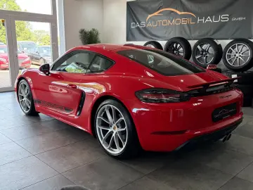Porsche 718 Cayman Style Edition