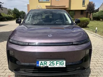 Leapmotor B10