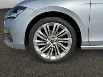 Skoda Superb Combi 2.0 TDI DSG Selection