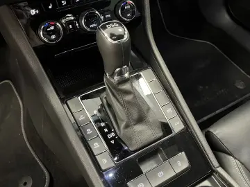 Skoda Superb L&K iV Leather 360 Cam LED AHK Navi CarPlay