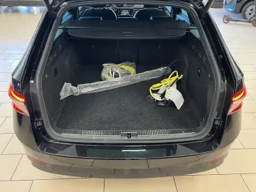 Skoda Superb L&K iV Leather 360 Cam LED AHK Navi CarPlay