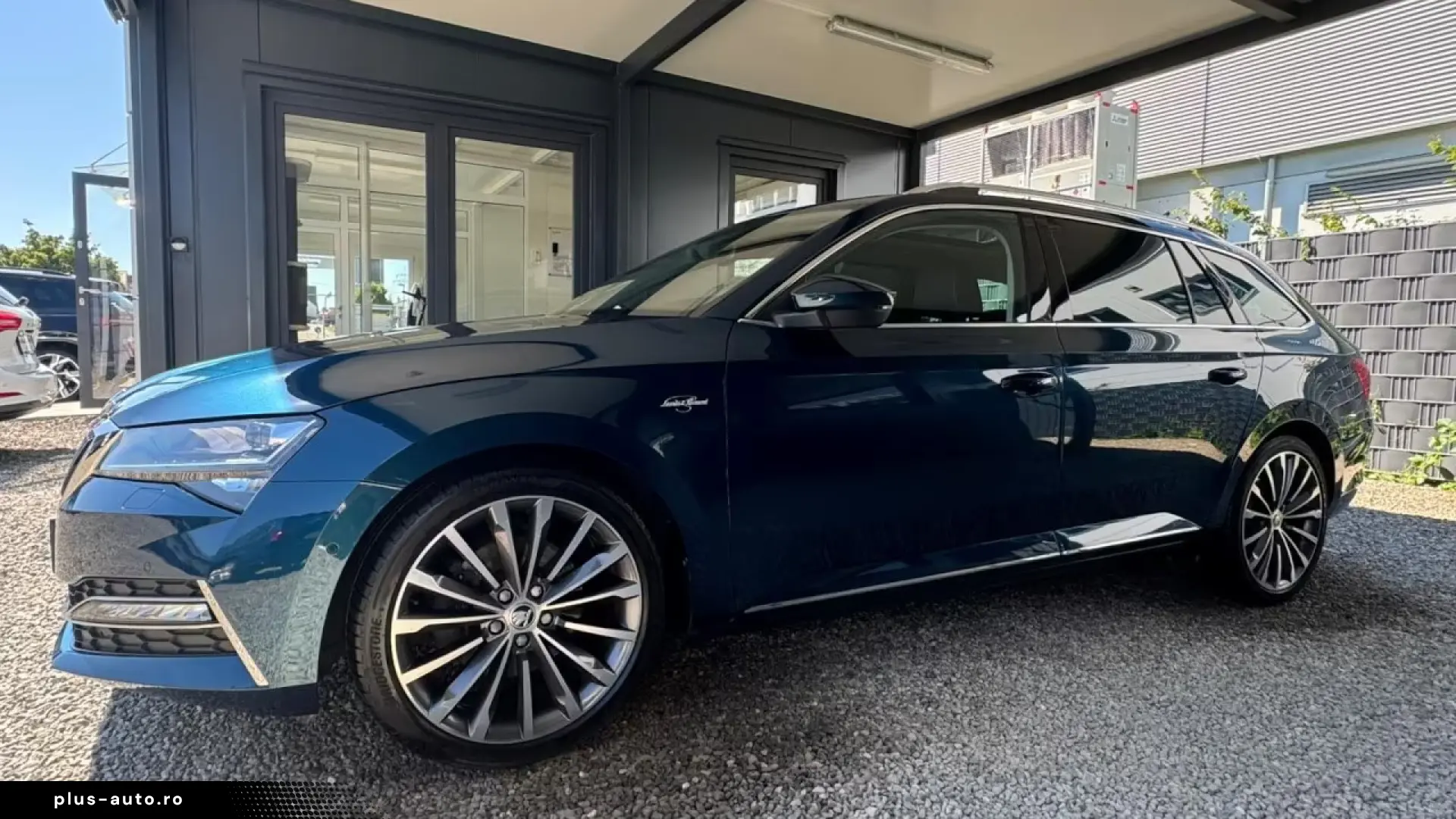 Skoda Superb 2.0 TDI DSG 4x4 L&K STANDH PANO