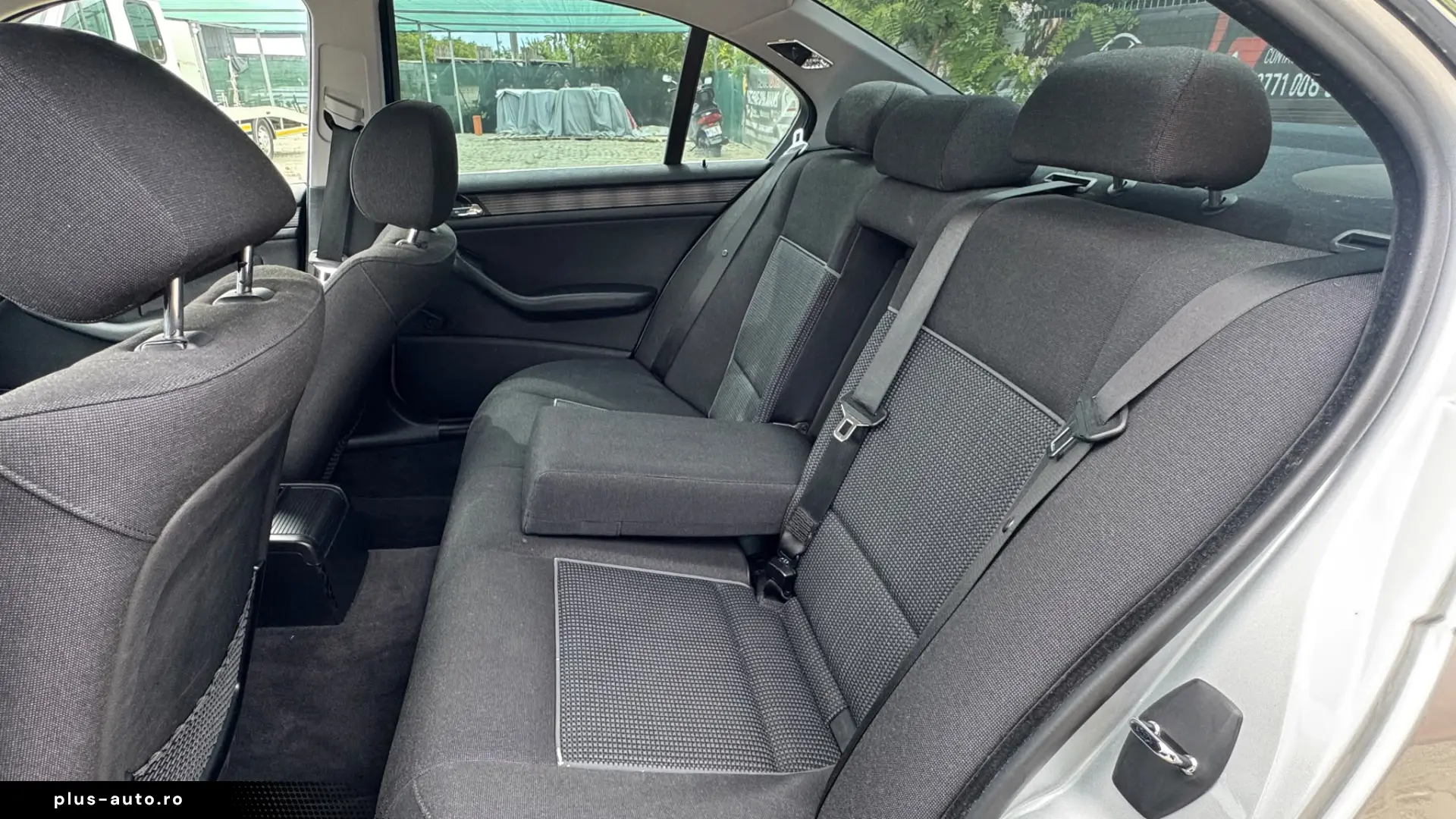 2004 BMW 320i Steptronic (E46)