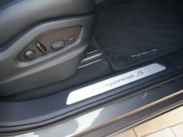 PORSCHE Cayenne Coupe S E-Hybrid SportDesign