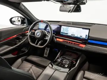 BMW i5 M60 xDrive Pano Iconic
