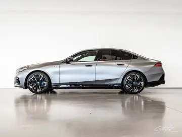 BMW i5 M60 xDrive Pano Iconic