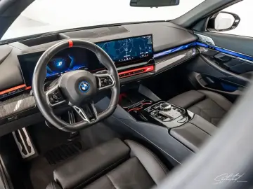 BMW i5 M60 xDrive Pano Iconic